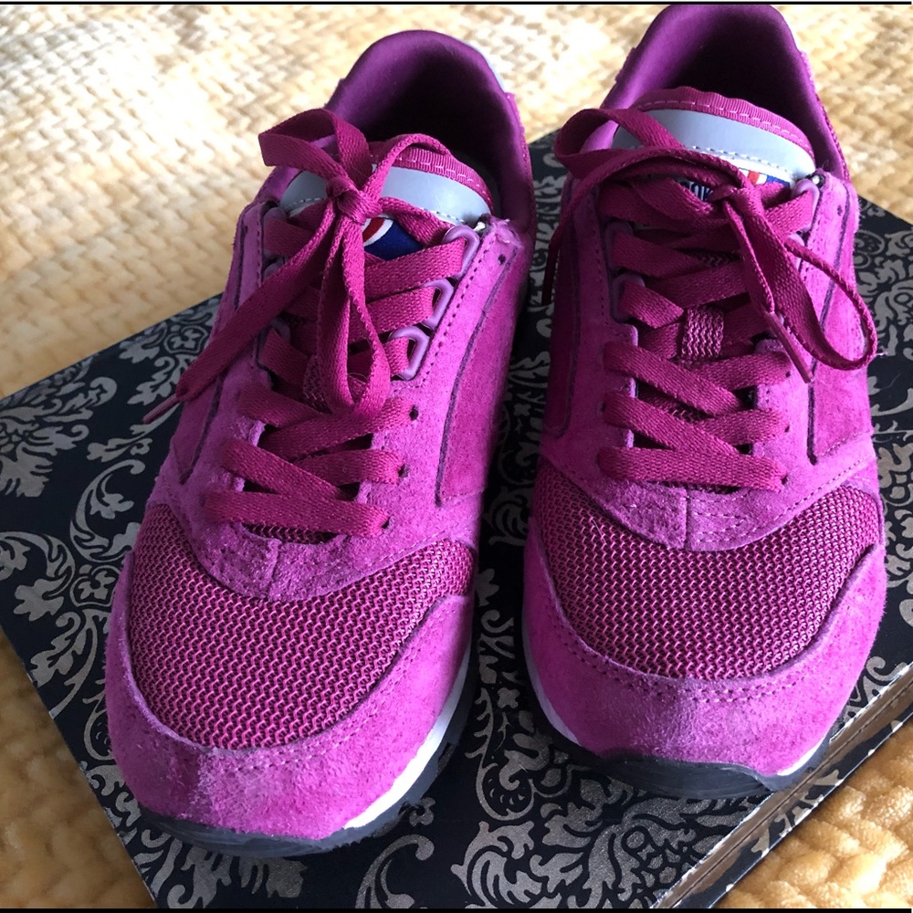 Brooks Tennis Shoes